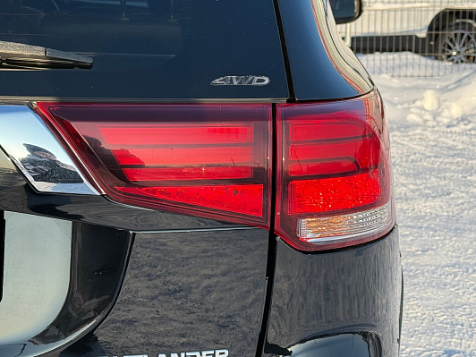 Mitsubishi Outlander Instyle, 2015 года, пробег 195496 км