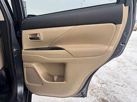 Mitsubishi Outlander Ultimate, 2020 года, пробег 157436 км