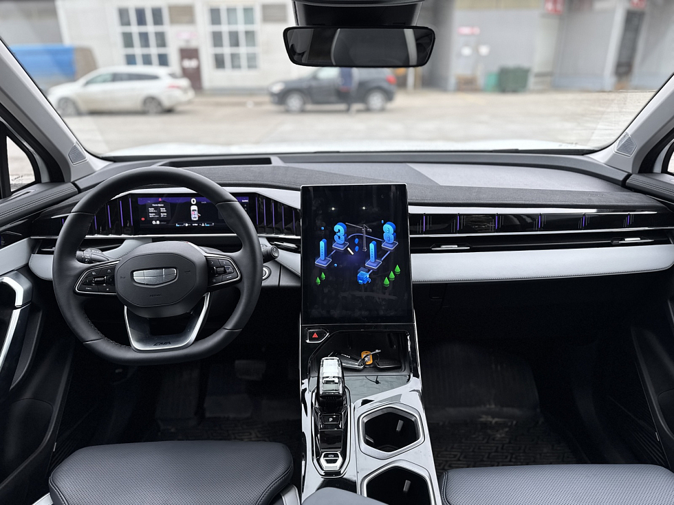 Geely Atlas Flagship, белый