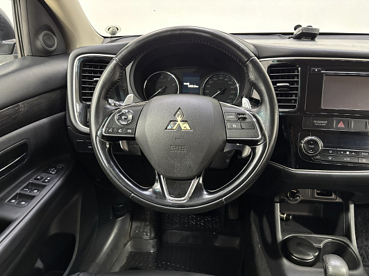 Mitsubishi Outlander Instyle, 2015 года, пробег 226000 км