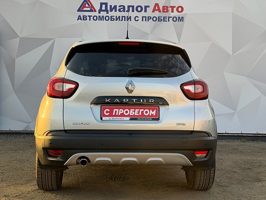 Renault Kaptur Play, 2017 года, пробег 150000 км