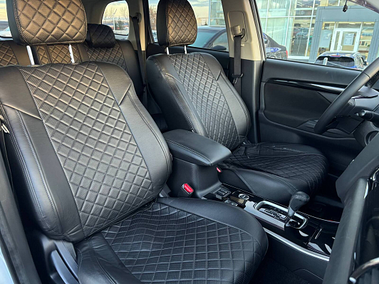 Mitsubishi Outlander Intense+, 2019 года, пробег 103700 км