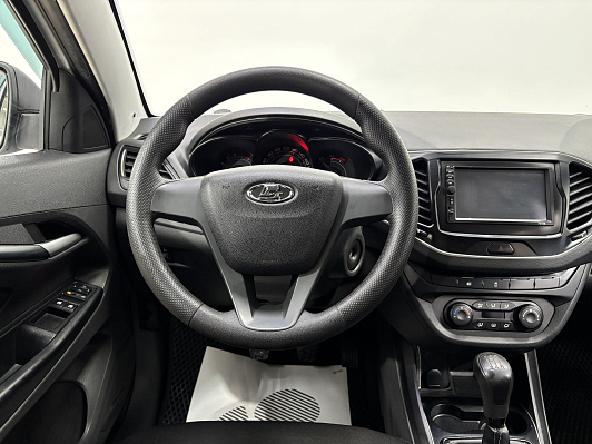 Lada (ВАЗ) Vesta 50 Anniversary, 2017 года, пробег 145540 км