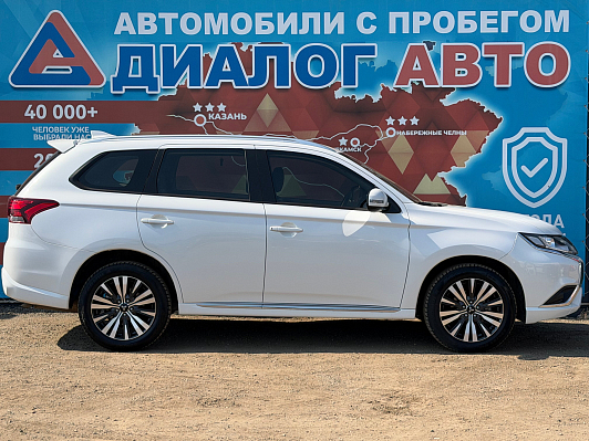 Mitsubishi Outlander Invite, 2022 года, пробег 30207 км