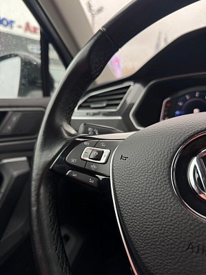 Volkswagen Tiguan CONNECT, 2019 года, пробег 68561 км
