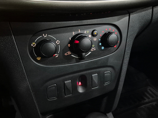 Renault Logan Confort, 2015 года, пробег 58340 км