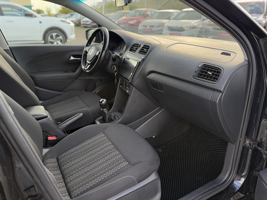 Volkswagen Polo SELECT, 2017 года, пробег 180930 км