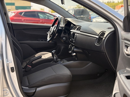 Kia Rio Luxe, 2019 года, пробег 78994 км