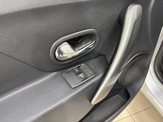 Renault Logan Privilege, 2017 года, пробег 130937 км
