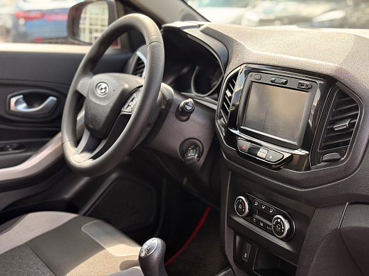 Lada (ВАЗ) XRAY Top Prestige (2015-2016), 2018 года, пробег 165392 км