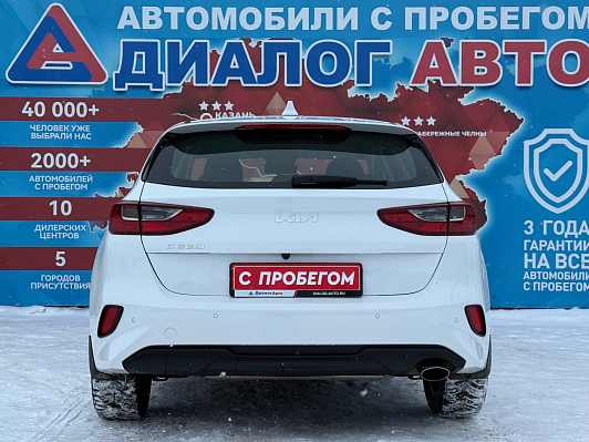 Kia Ceed Luxe, 2023 года, пробег 31000 км