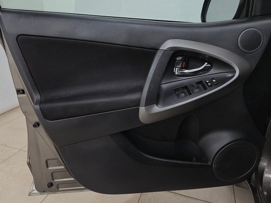 Toyota RAV4, 2010 года, пробег 130858 км