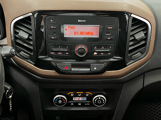 Lada (ВАЗ) XRAY Comfort, 2017 года, пробег 130000 км