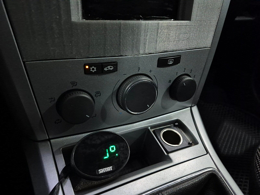 Opel Astra Enjoy, 2011 года, пробег 204701 км