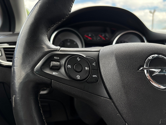 Opel Astra, 2018 года, пробег 190400 км