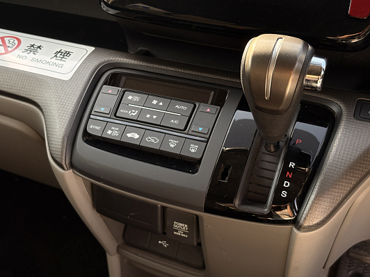 Honda Stepwgn, 2019 года, пробег 38942 км