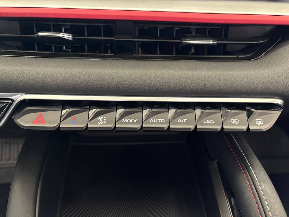 Geely Coolray Luxury, белый