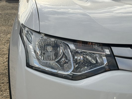 Mitsubishi Outlander Intense, 2014 года, пробег 117700 км