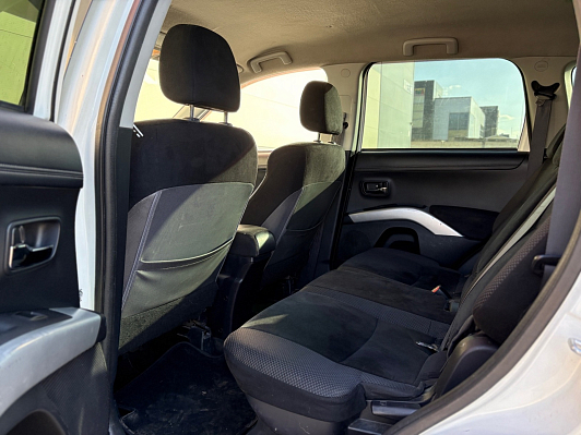 Mitsubishi Outlander Intense, 2011 года, пробег 267000 км