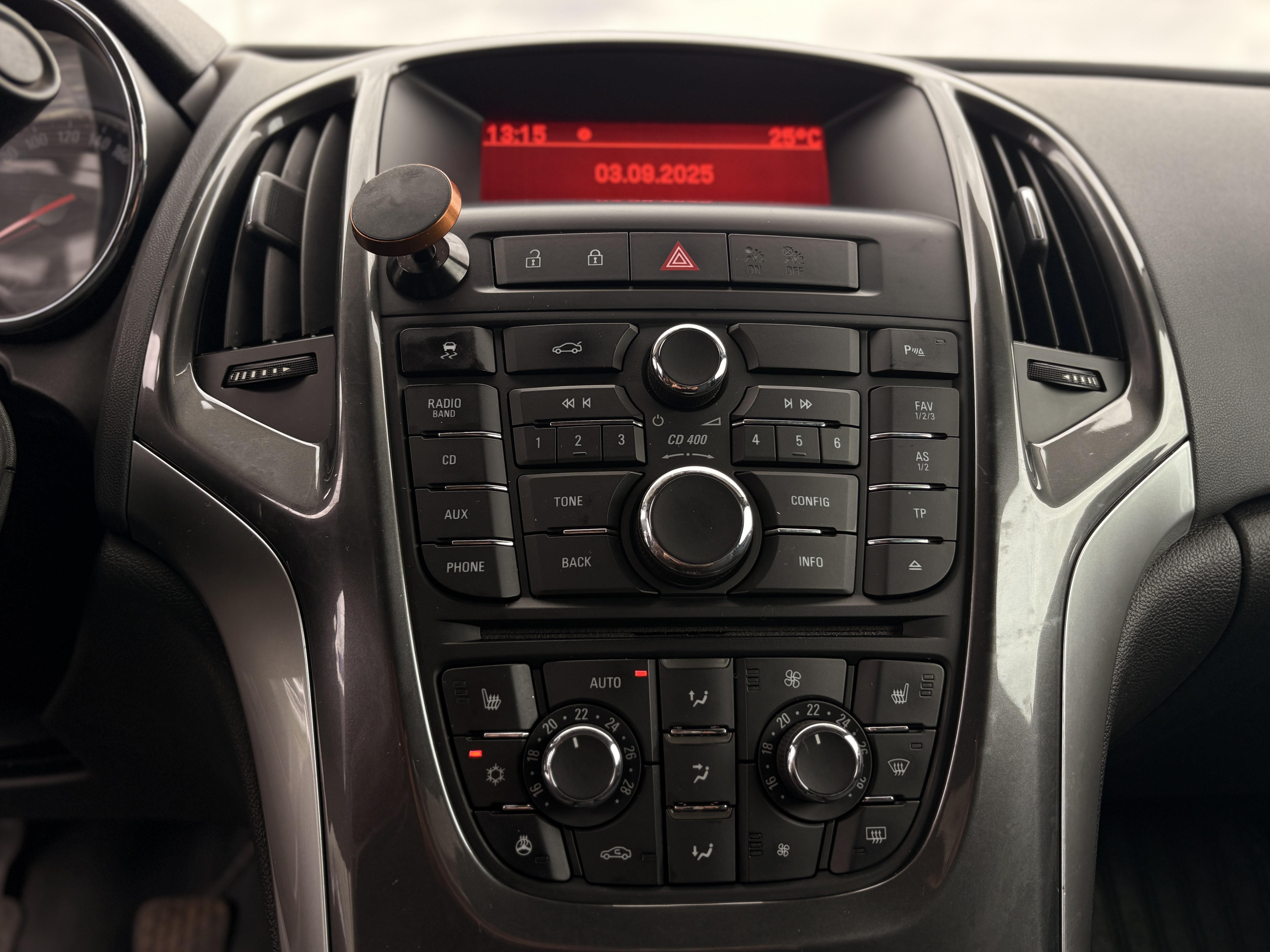 Opel Astra Cosmo, 2013 года, пробег 124500 км