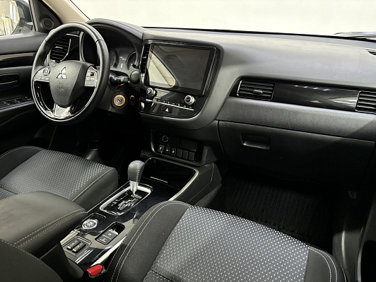 Mitsubishi Outlander Instyle, 2021 года, пробег 75192 км