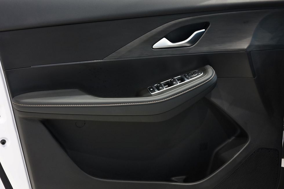 Omoda C5 Стиль, белый