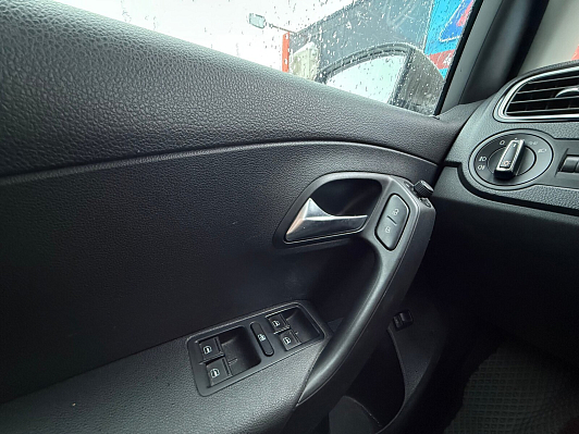 Volkswagen Polo Highline, 2019 года, пробег 145622 км