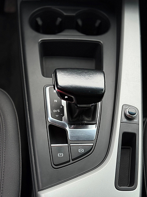 Audi A4 35 TFSI S tronic Edition One, 2020 года, пробег 124378 км