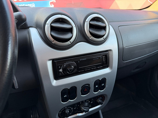 Renault Sandero, 2012 года, пробег 194738 км