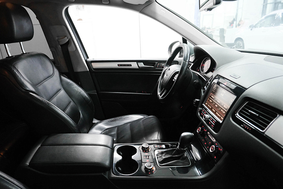 Volkswagen Touareg, 2011 года, пробег 261000 км