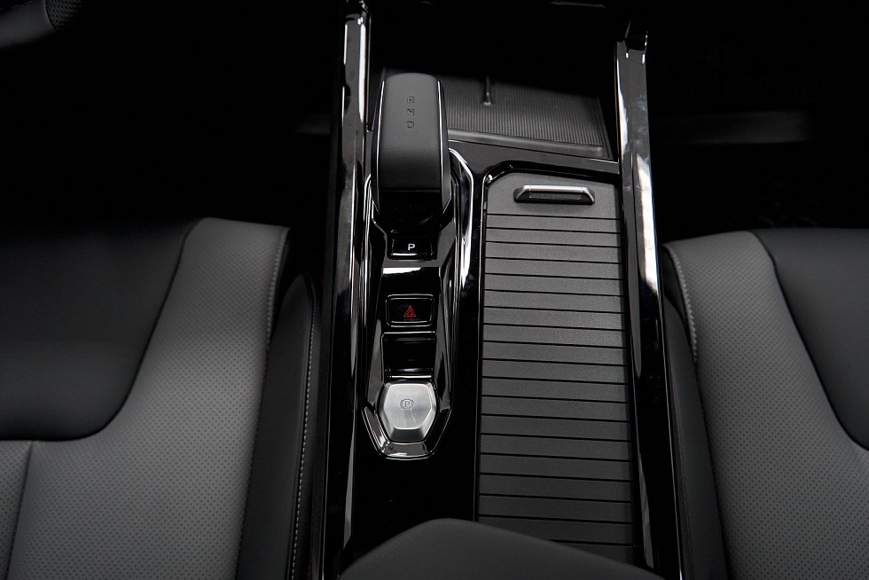 Geely Cityray Флагман, серебряный