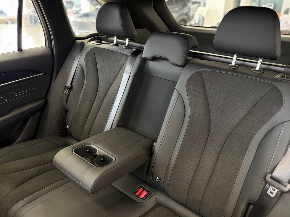 Geely Monjaro Люкс (2023-2025), серый