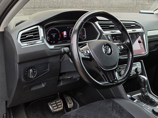 Volkswagen Tiguan, 2019 года, пробег 117212 км