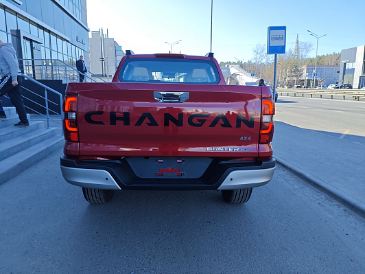 Changan Hunter Plus Luxe, красный
