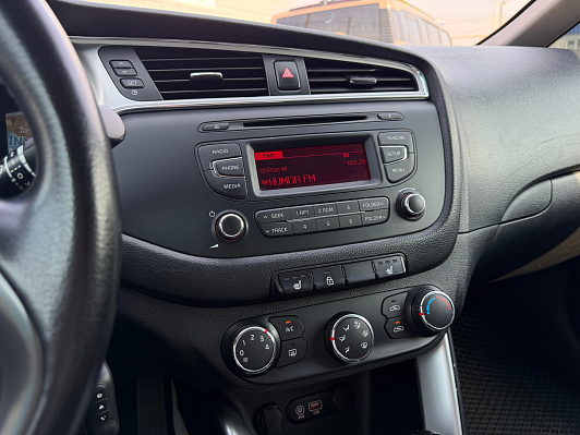 Kia Ceed Luxe, 2016 года, пробег 211000 км