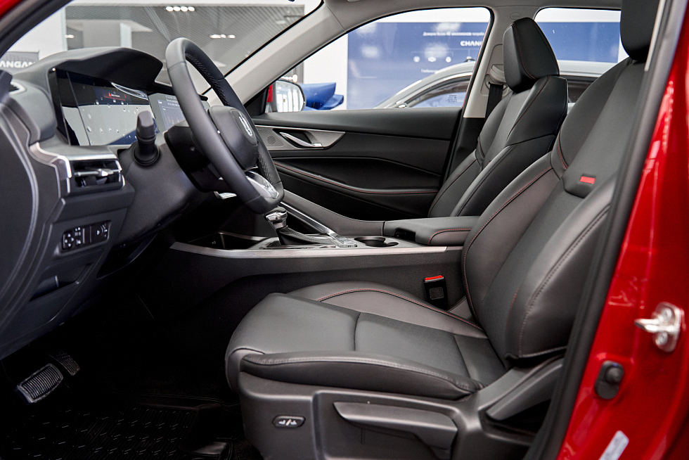 Changan CS35 Plus Техно, красный