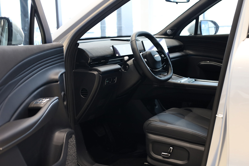 Omoda C7 Lifestyle, серебряный