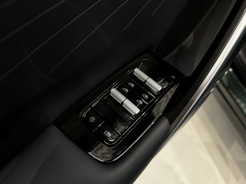 Geely Atlas Флагман, черный