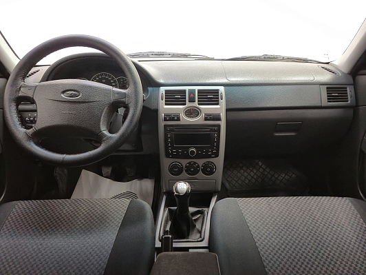 Lada (ВАЗ) Priora Люкс, 2011 года, пробег 138779 км