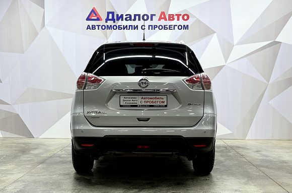 Nissan X-Trail LE, 2015 года, пробег 65541 км