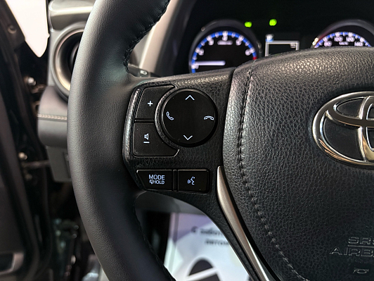 Toyota RAV4 Престиж, 2017 года, пробег 156000 км