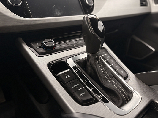 Geely Atlas Luxury, 2019 года, пробег 131015 км