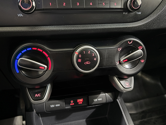 Kia Rio Luxe, 2018 года, пробег 109040 км