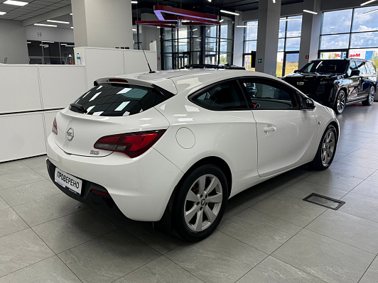 Opel Astra Sport, 2013 года, пробег 98000 км