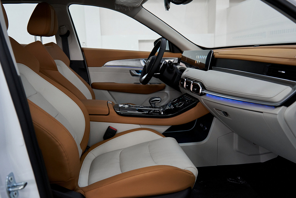 JETOUR X70+ Комфорт, белый