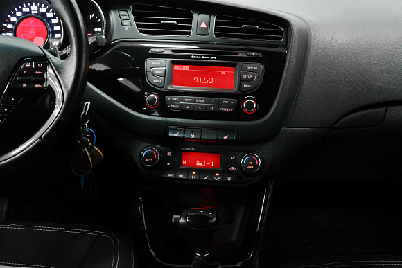 Kia Ceed Luxe, 2014 года, пробег 99000 км