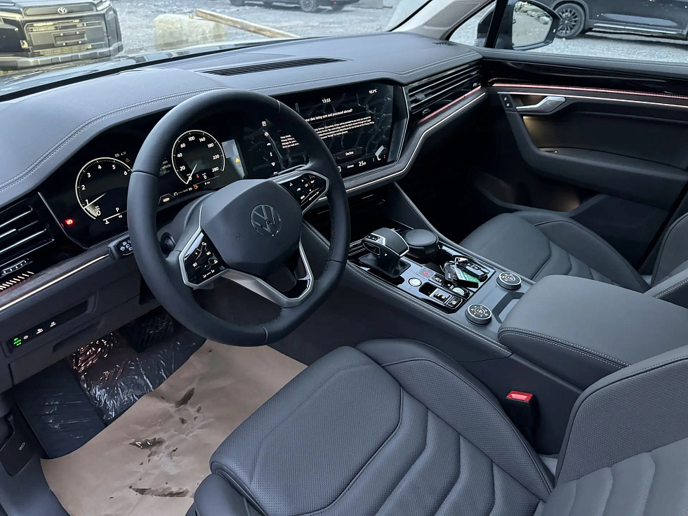 Volkswagen Touareg Sharp shadow version, черный