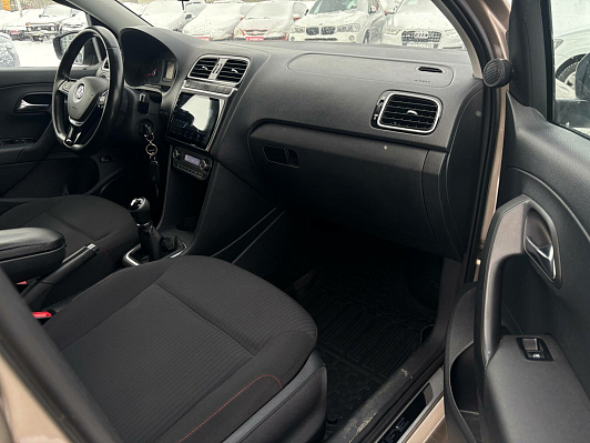 Volkswagen Polo Life, 2017 года, пробег 118538 км