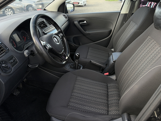 Volkswagen Polo SELECT, 2017 года, пробег 180930 км