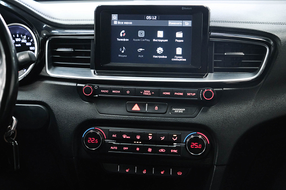 Kia Ceed Luxe, 2018 года, пробег 161000 км